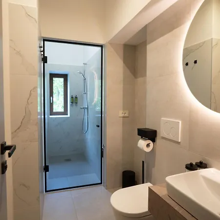Kalan Boutique * Zirovnica