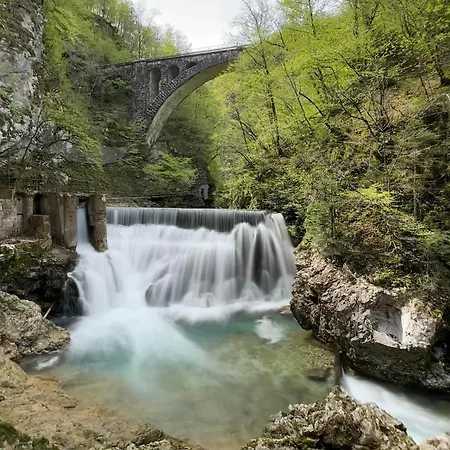 Kalan Boutique Zirovnica