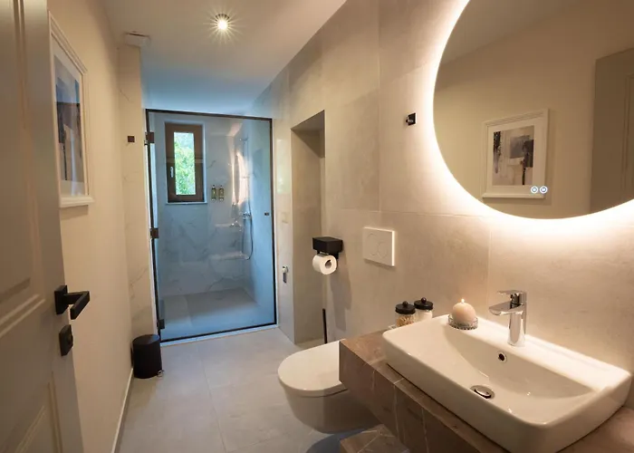 Kalan Boutique * Zirovnica